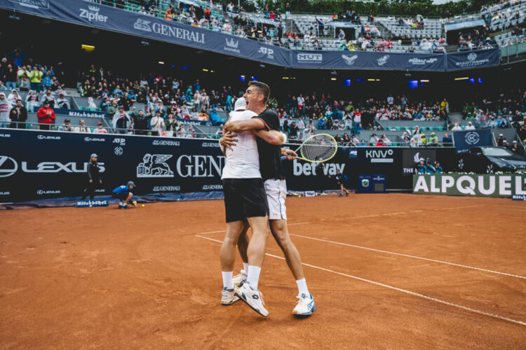 Lucas Miedler, Alexander Erler

Copyright to tag on Instagram: @alexanderscheuber
