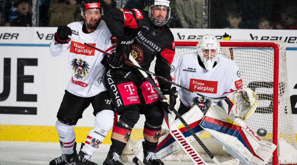 Herreneishockey Nationalteam - Österreichs Kampfgeist unterliegt deutscher Effizienz 1 Herreneishockey Nationalteam - Österreich Nico Brunner, Maximilian Kastner, David Kickert (Foto City-Press GmbH)
