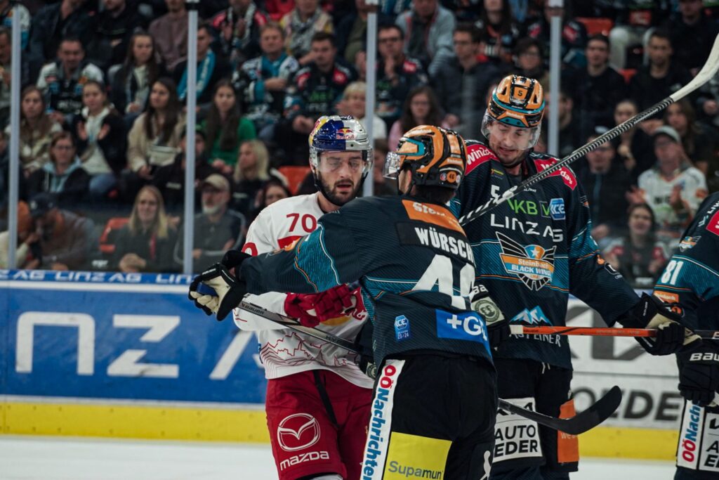 Kämpferische Black Wings ringen Meister Punkt ab