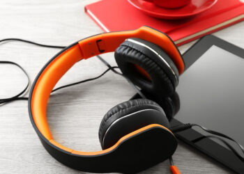Top Noise-Canceling Headphones Under $200: Best Picks for Budget Buyers